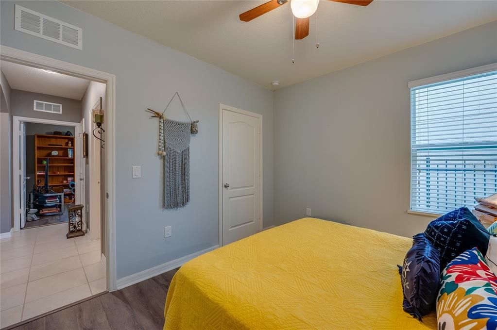 For Sale: $365,000 (3 beds, 2 baths, 1711 Square Feet)