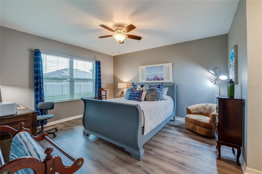 For Sale: $365,000 (3 beds, 2 baths, 1711 Square Feet)