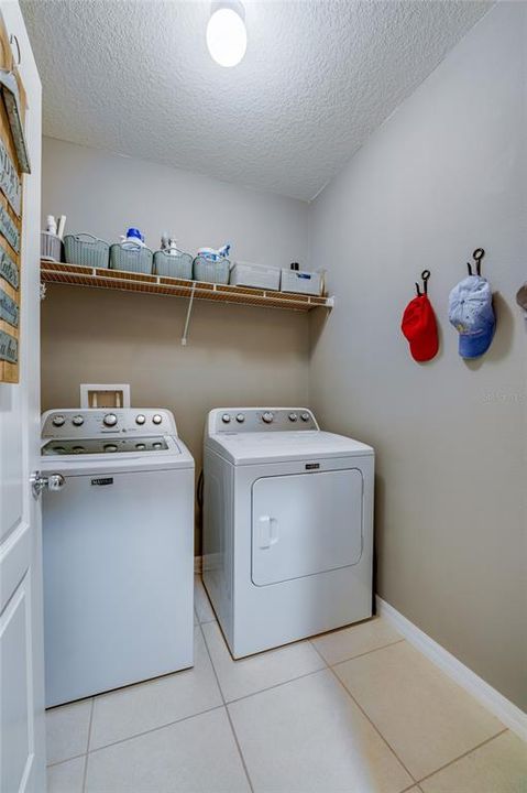 For Sale: $365,000 (3 beds, 2 baths, 1711 Square Feet)