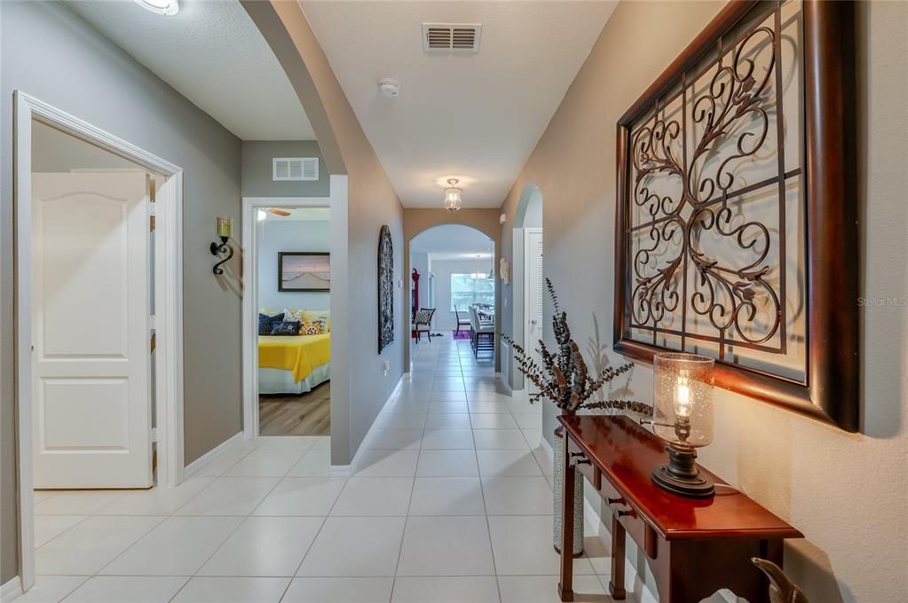 For Sale: $365,000 (3 beds, 2 baths, 1711 Square Feet)