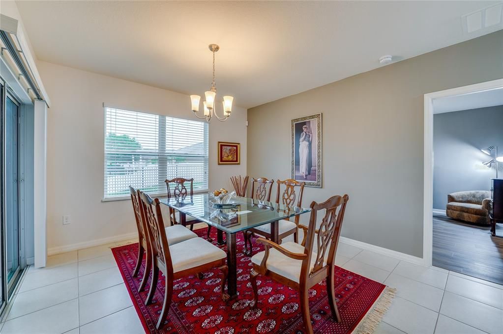 For Sale: $365,000 (3 beds, 2 baths, 1711 Square Feet)