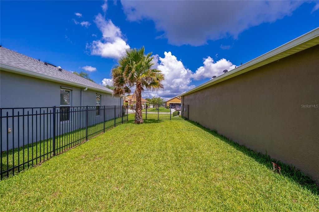 For Sale: $365,000 (3 beds, 2 baths, 1711 Square Feet)