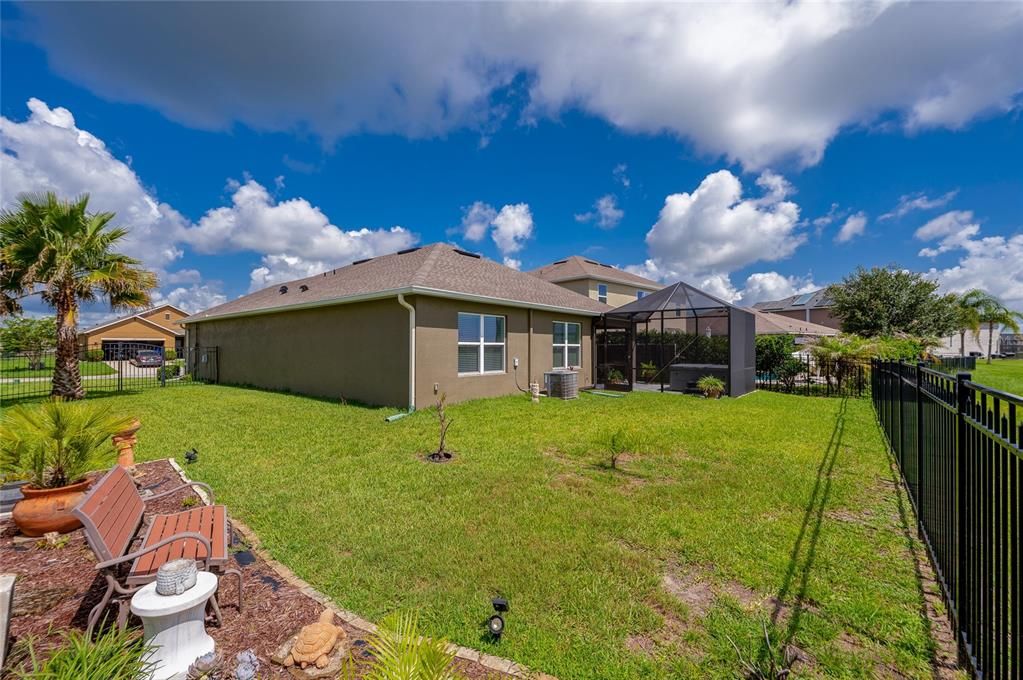 For Sale: $365,000 (3 beds, 2 baths, 1711 Square Feet)