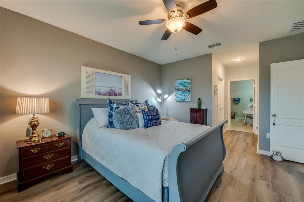 For Sale: $365,000 (3 beds, 2 baths, 1711 Square Feet)