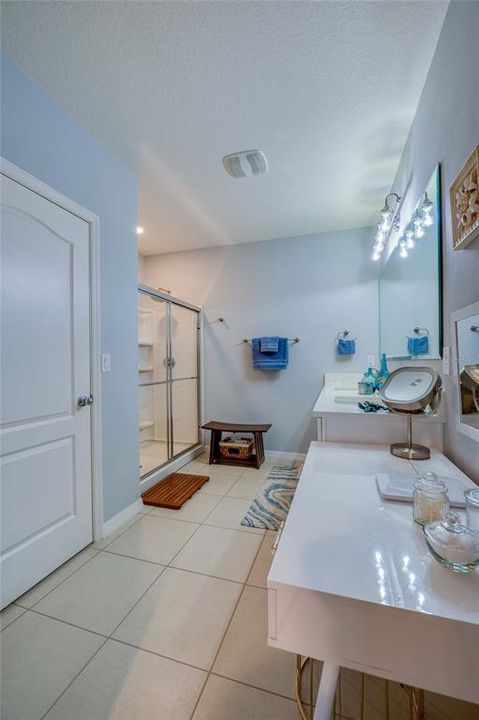 For Sale: $365,000 (3 beds, 2 baths, 1711 Square Feet)