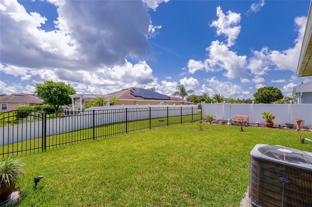 For Sale: $365,000 (3 beds, 2 baths, 1711 Square Feet)