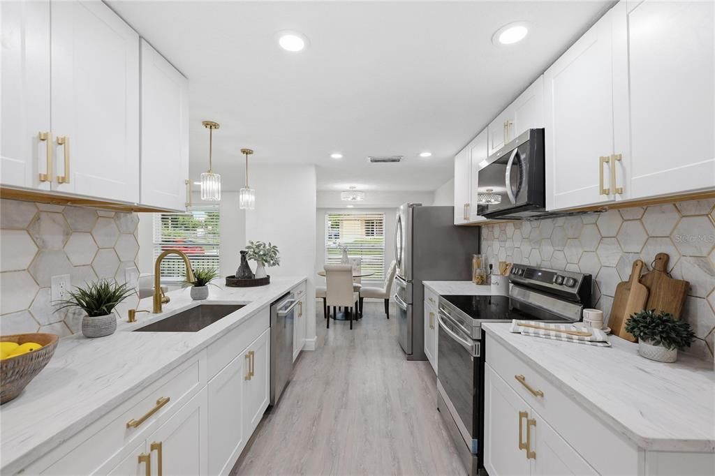 En Venta: $489,900 (3 camas, 2 baños, 1704 Pies cuadrados)