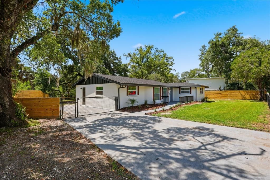 En Venta: $489,900 (3 camas, 2 baños, 1704 Pies cuadrados)
