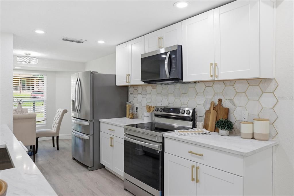 En Venta: $489,900 (3 camas, 2 baños, 1704 Pies cuadrados)