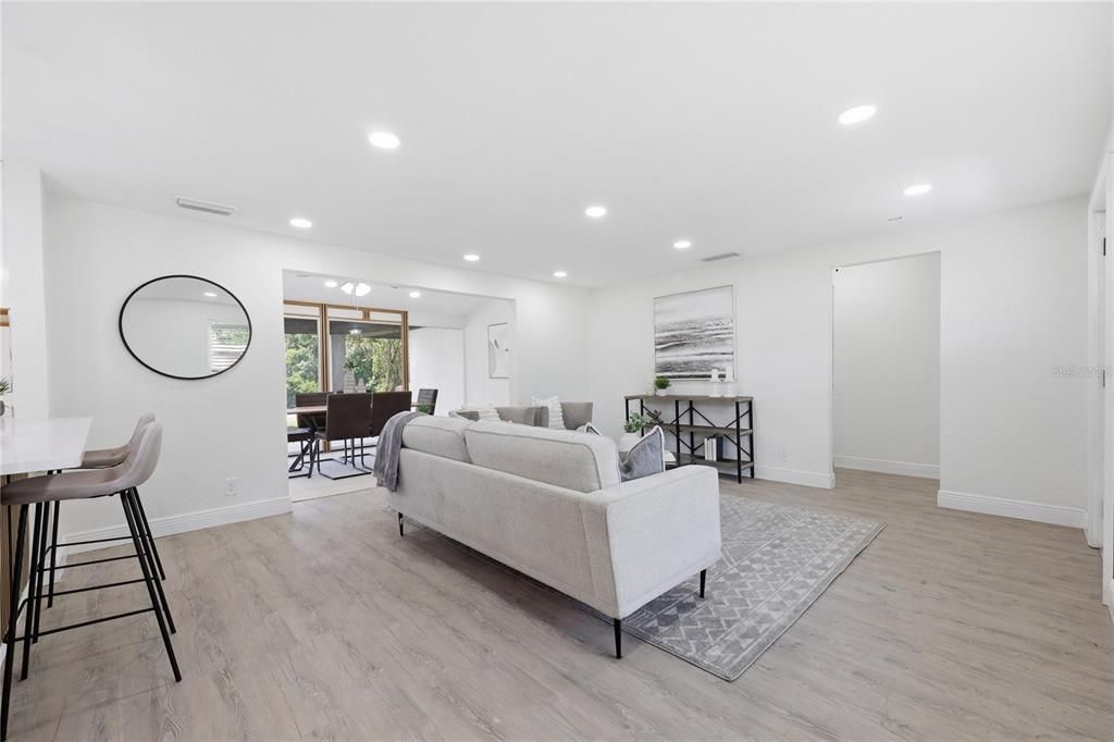 En Venta: $489,900 (3 camas, 2 baños, 1704 Pies cuadrados)