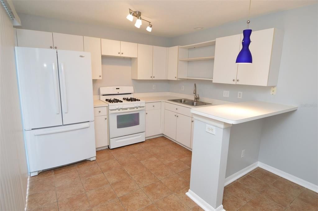 В аренду: $1,850 (3 спален, 2 ванн, 1336 Квадратных фут)
