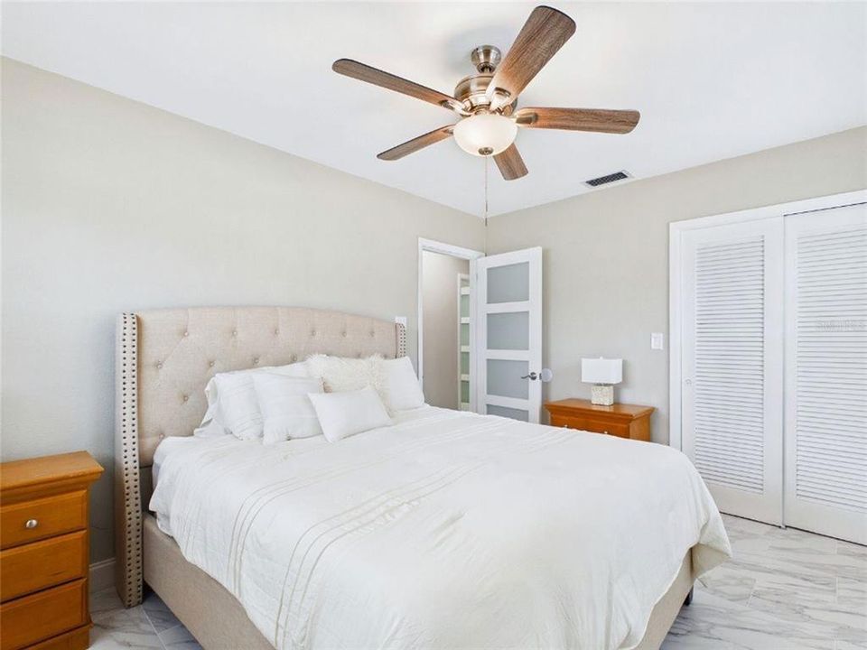 For Rent: $3,900 (4 beds, 2 baths, 2100 Square Feet)