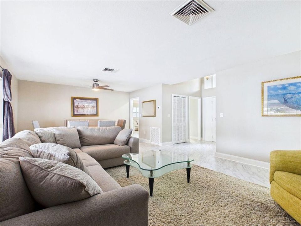 For Rent: $3,900 (4 beds, 2 baths, 2100 Square Feet)