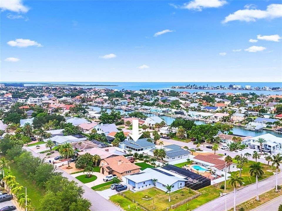 For Rent: $3,900 (4 beds, 2 baths, 2100 Square Feet)