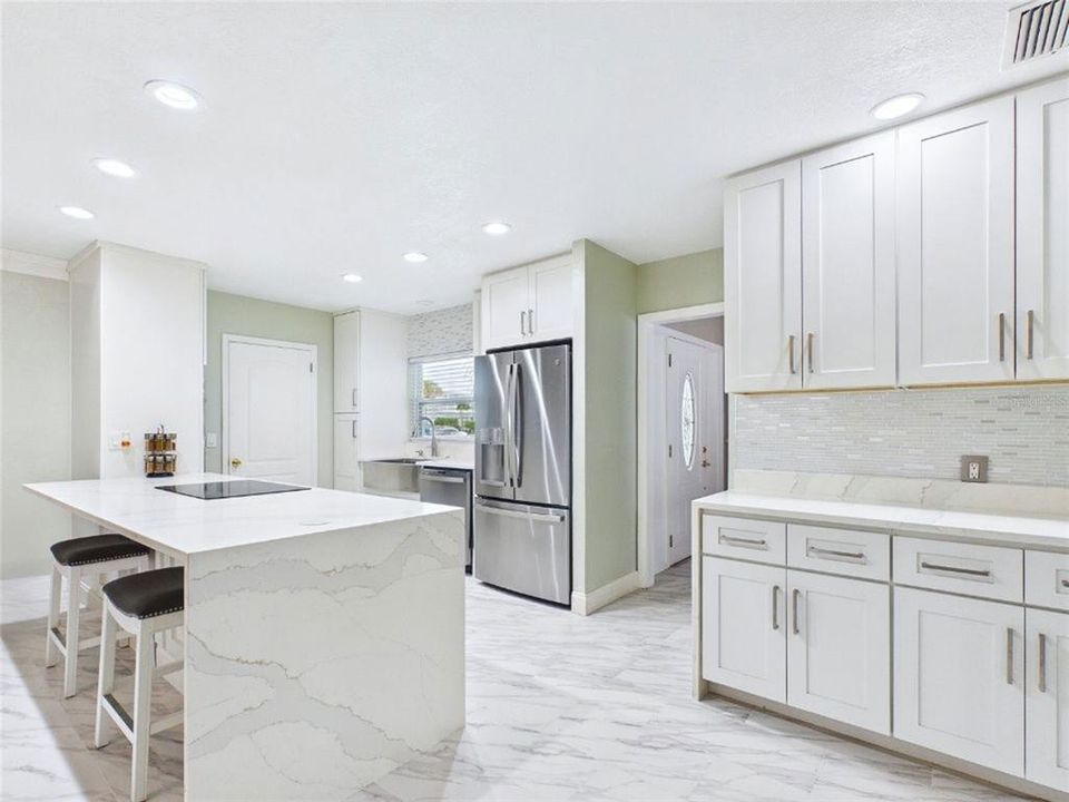 For Rent: $3,900 (4 beds, 2 baths, 2100 Square Feet)