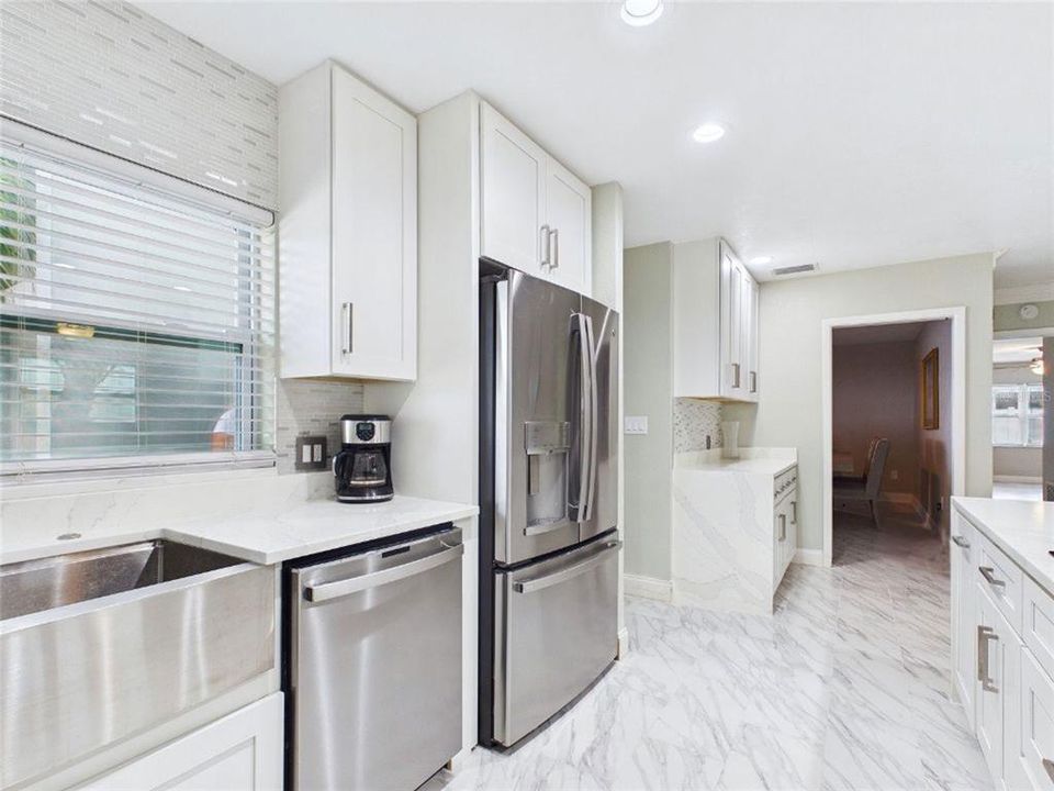 For Rent: $3,900 (4 beds, 2 baths, 2100 Square Feet)