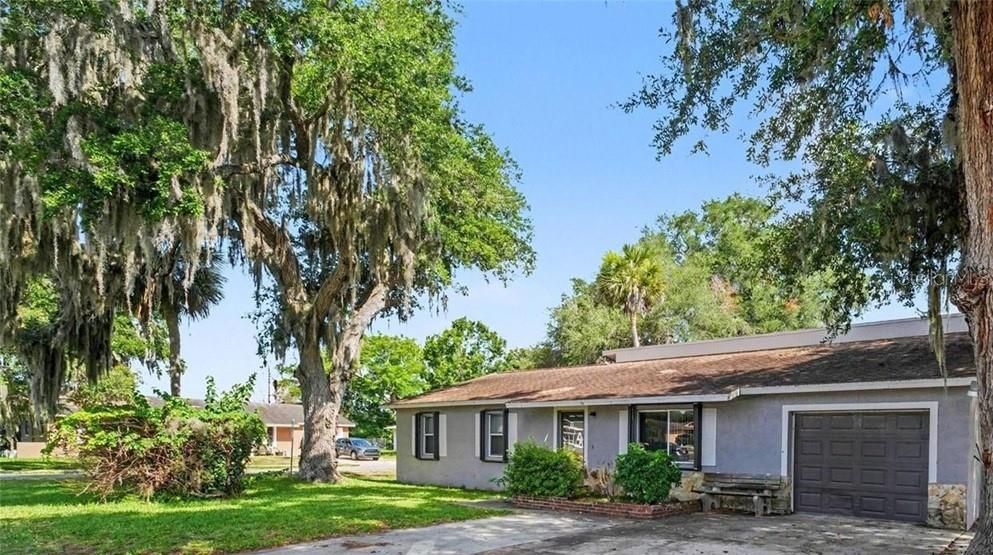 For Sale: $269,900 (4 beds, 2 baths, 2017 Square Feet)