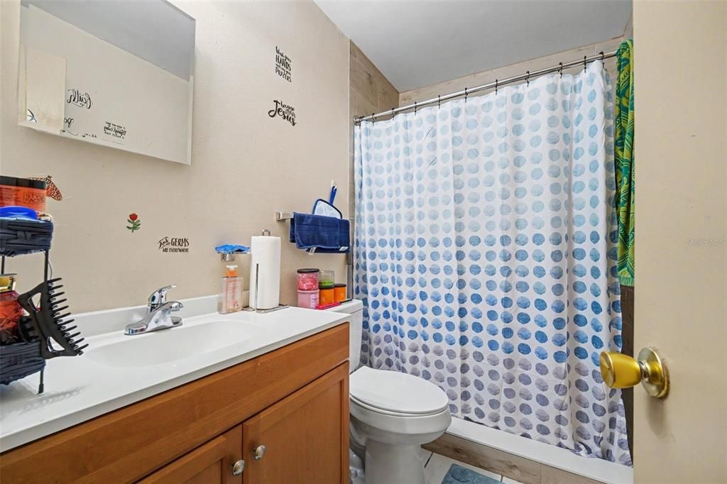 For Sale: $269,900 (4 beds, 2 baths, 2017 Square Feet)