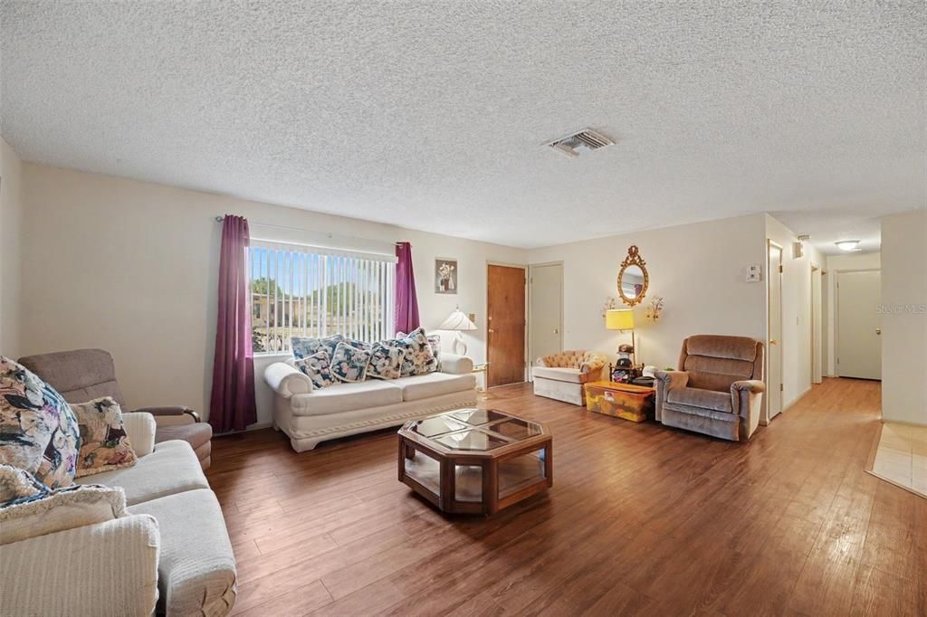 For Sale: $269,900 (4 beds, 2 baths, 2017 Square Feet)