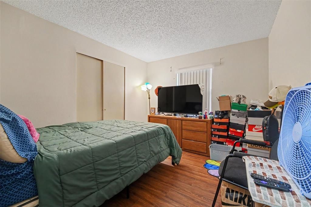 For Sale: $269,900 (4 beds, 2 baths, 2017 Square Feet)