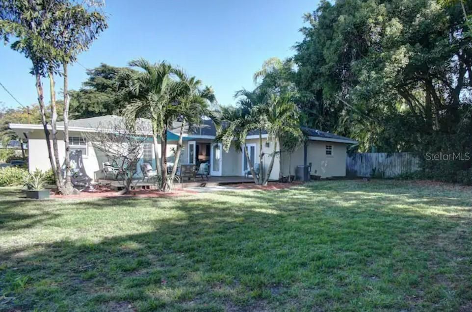 For Rent: $3,200 (3 beds, 2 baths, 1863 Square Feet)