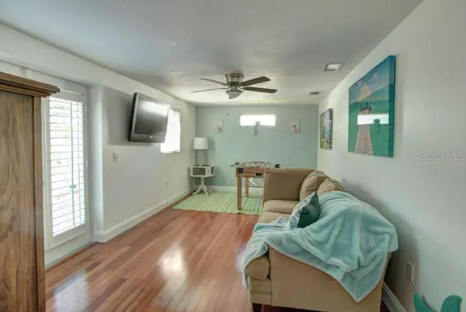 For Rent: $3,200 (3 beds, 2 baths, 1863 Square Feet)