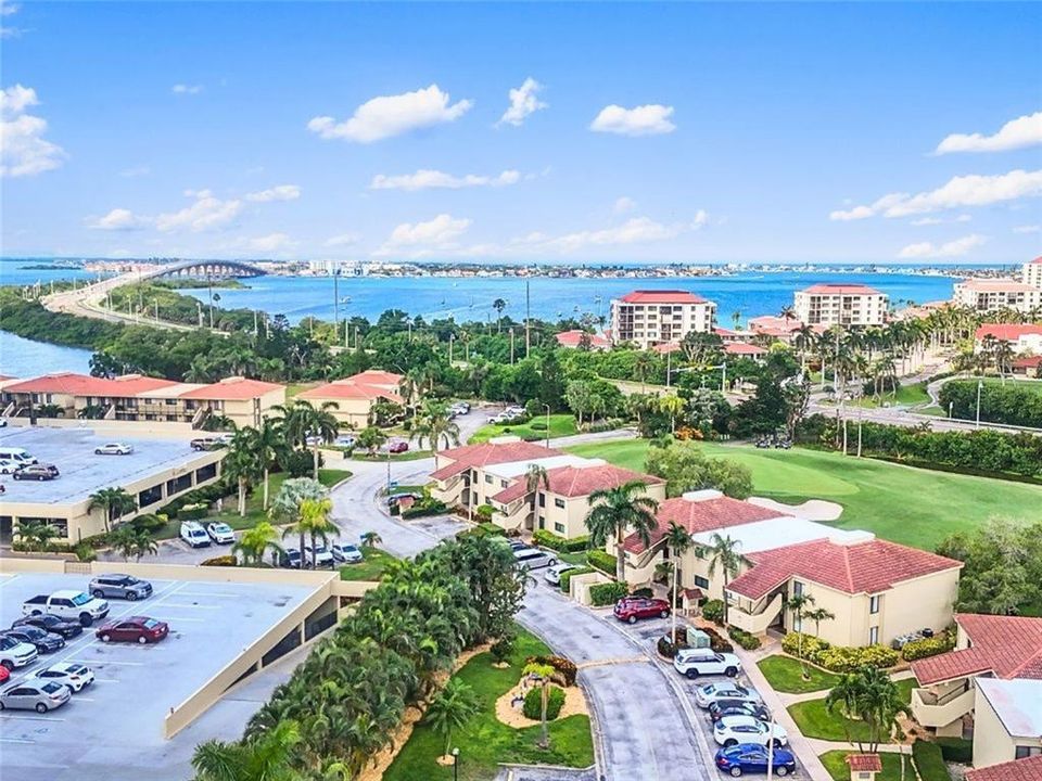 For Rent: $2,250 (2 beds, 2 baths, 890 Square Feet)