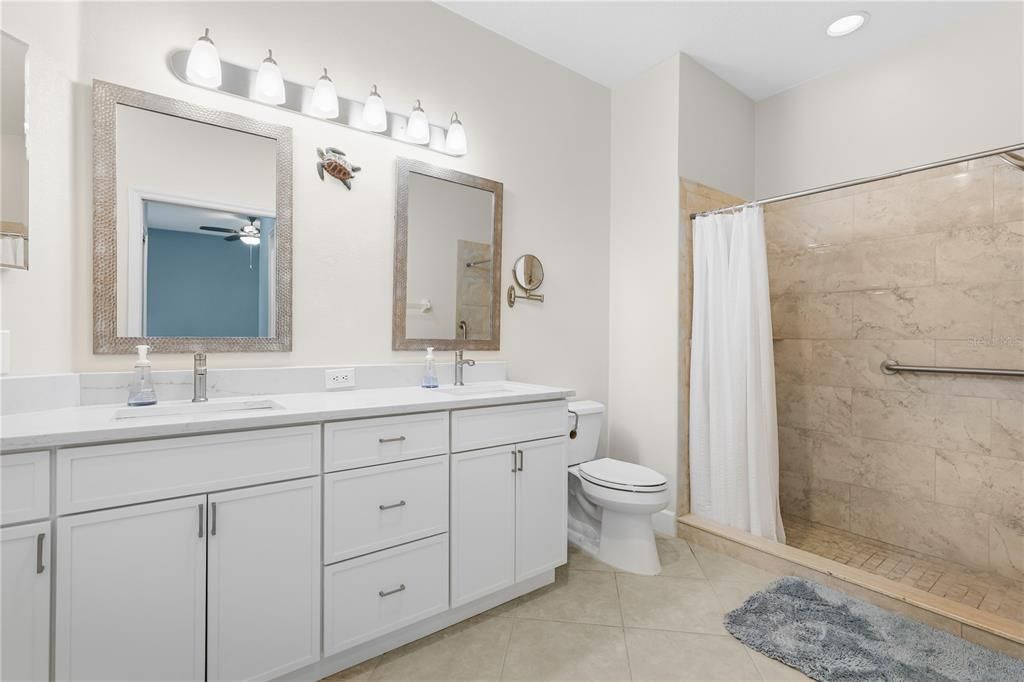 For Sale: $425,000 (2 beds, 2 baths, 1576 Square Feet)