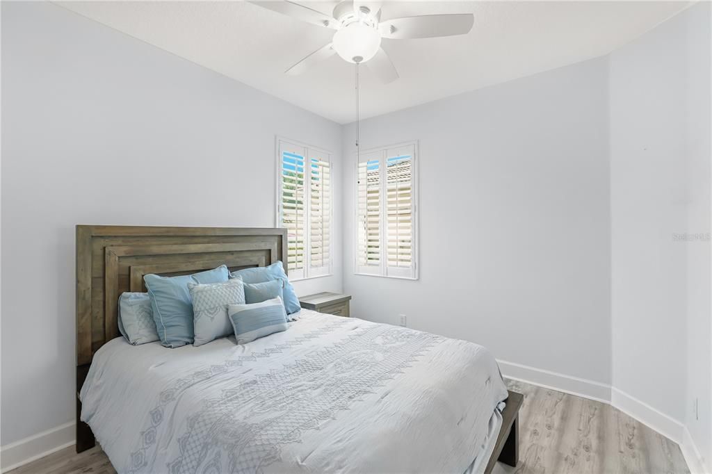 For Sale: $425,000 (2 beds, 2 baths, 1576 Square Feet)