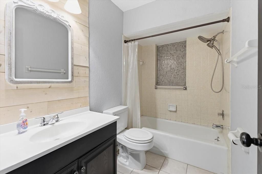For Sale: $249,500 (2 beds, 2 baths, 1263 Square Feet)