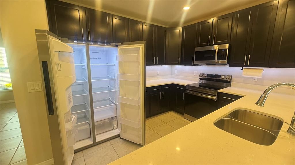 На продажу: $285,000 (3 спален, 2 ванн, 1762 Квадратных фут)