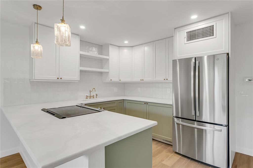 For Sale: $245,000 (2 beds, 1 baths, 765 Square Feet)