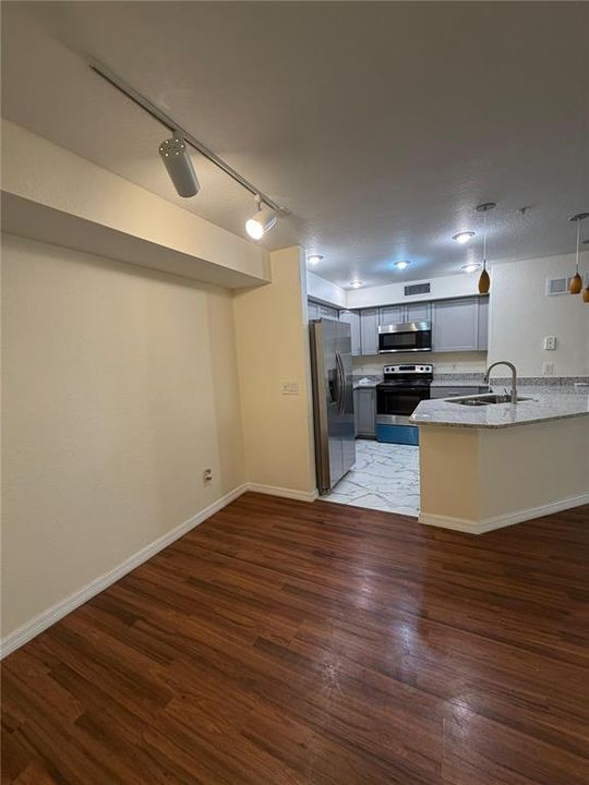 For Rent: $1,750 (2 beds, 2 baths, 1209 Square Feet)