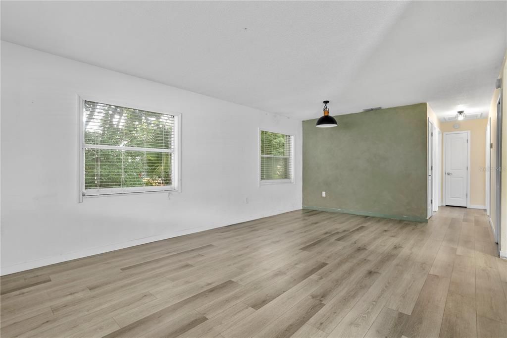 En Venta: $355,000 (3 camas, 2 baños, 1435 Pies cuadrados)