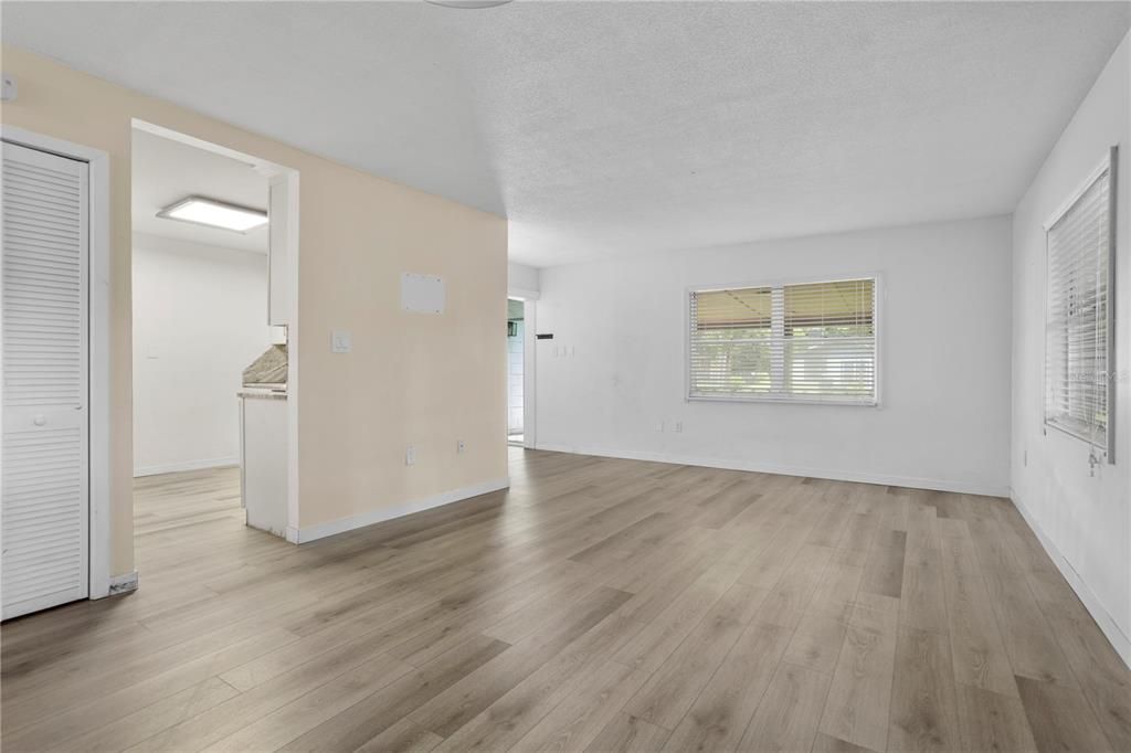 En Venta: $355,000 (3 camas, 2 baños, 1435 Pies cuadrados)