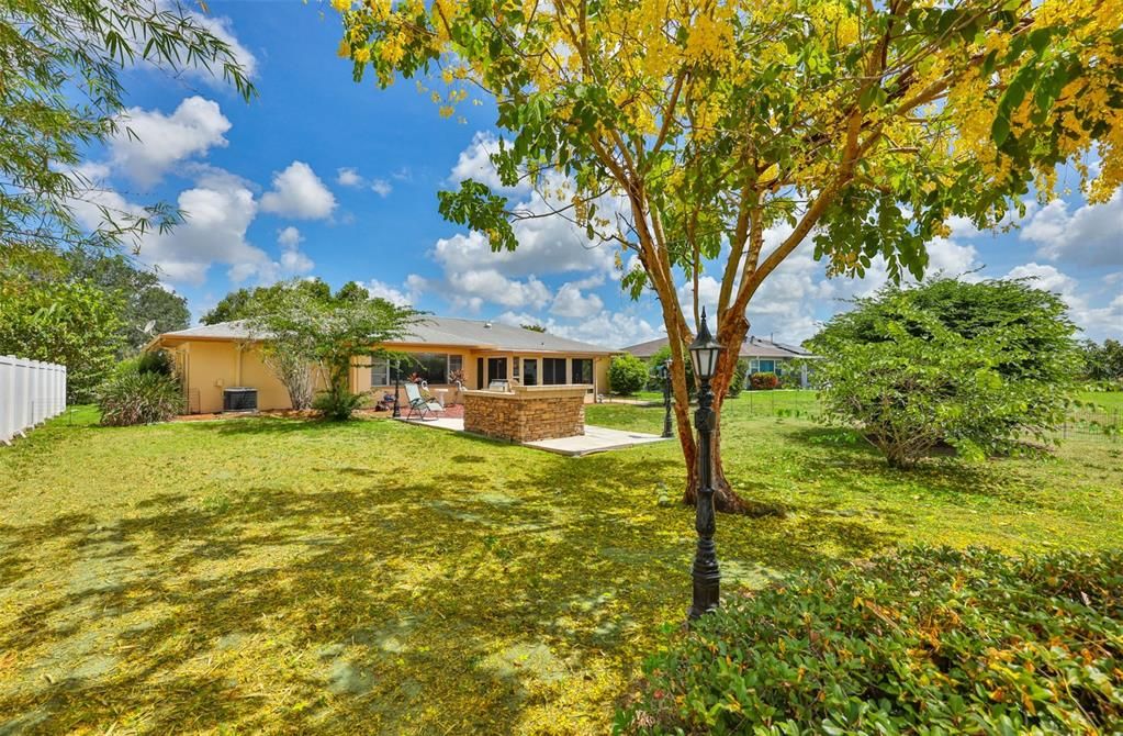 For Sale: $265,000 (2 beds, 2 baths, 1369 Square Feet)