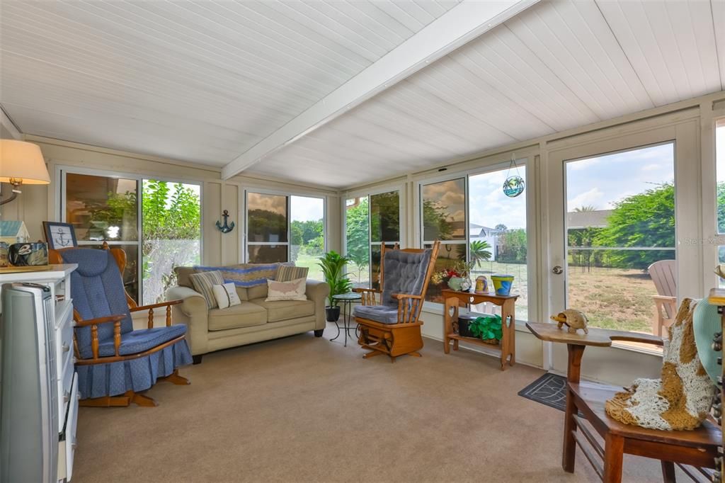 For Sale: $265,000 (2 beds, 2 baths, 1369 Square Feet)