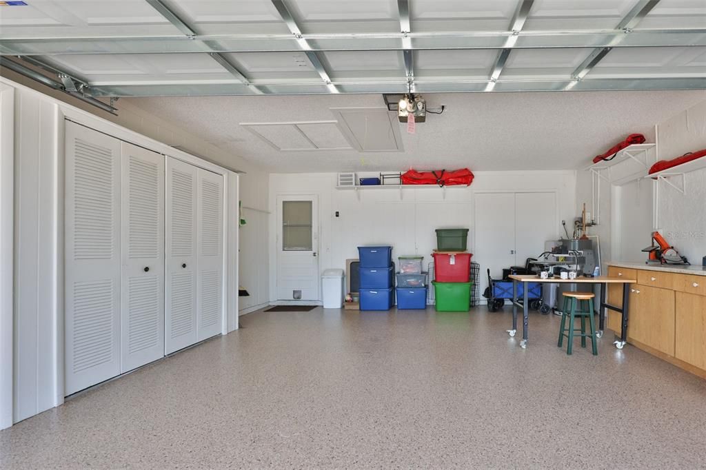 For Sale: $265,000 (2 beds, 2 baths, 1369 Square Feet)