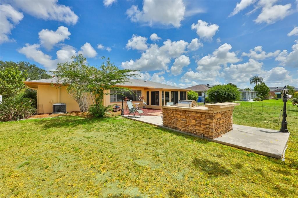 For Sale: $265,000 (2 beds, 2 baths, 1369 Square Feet)