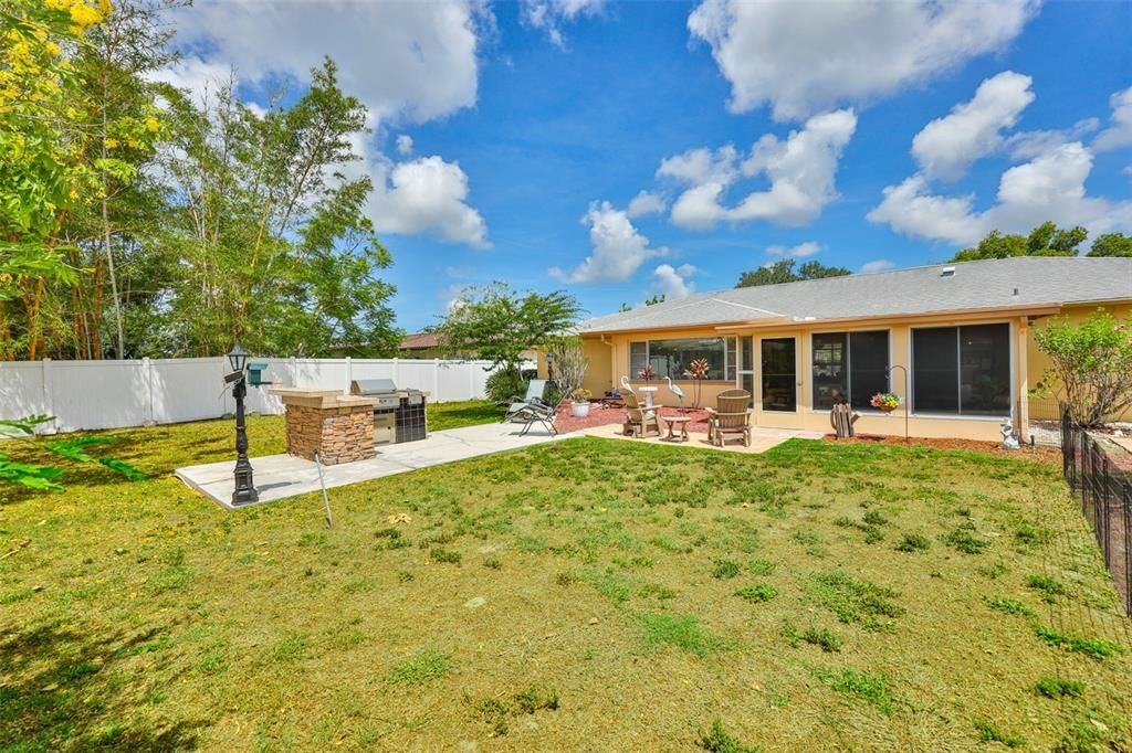 For Sale: $265,000 (2 beds, 2 baths, 1369 Square Feet)