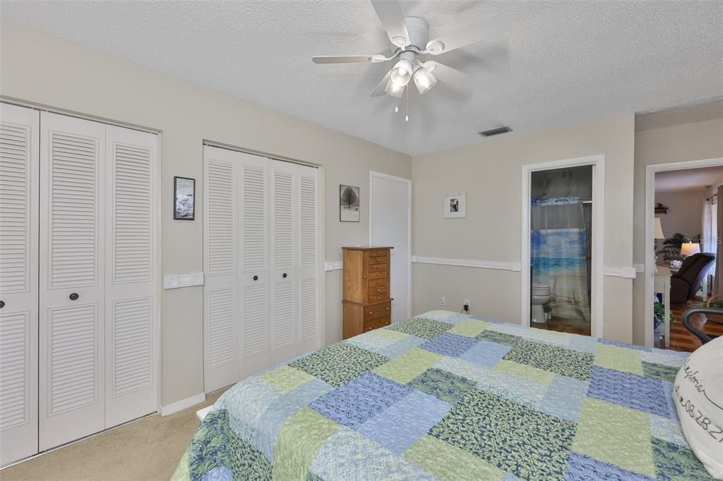 For Sale: $265,000 (2 beds, 2 baths, 1369 Square Feet)