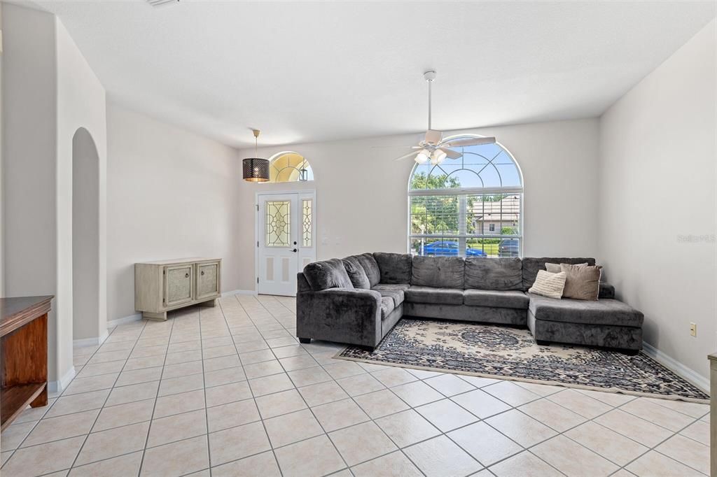 For Sale: $344,900 (3 beds, 2 baths, 1617 Square Feet)