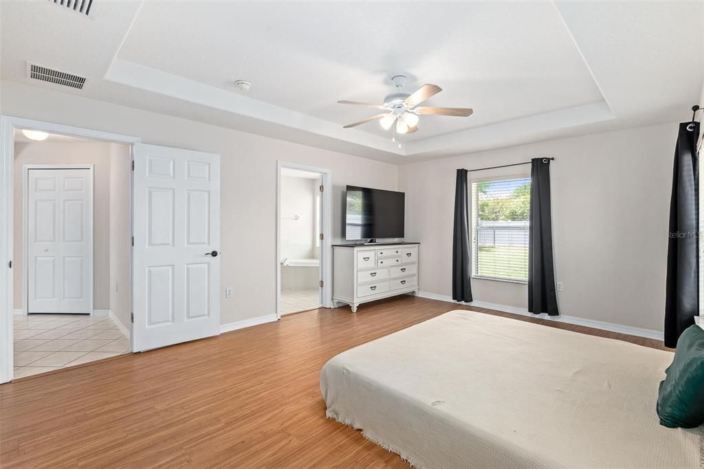 For Sale: $344,900 (3 beds, 2 baths, 1617 Square Feet)