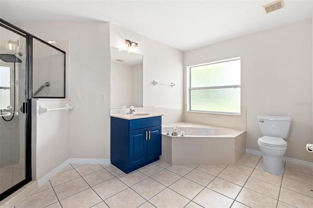 For Sale: $344,900 (3 beds, 2 baths, 1617 Square Feet)