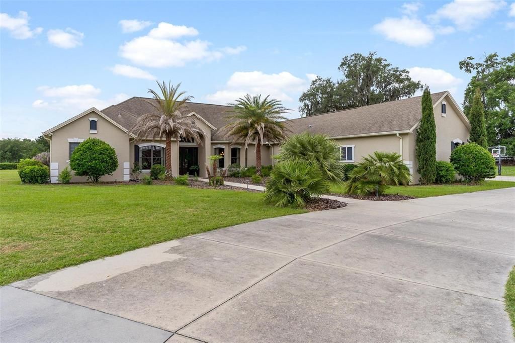 For Sale: $1,150,000 (4 beds, 4 baths, 4389 Square Feet)