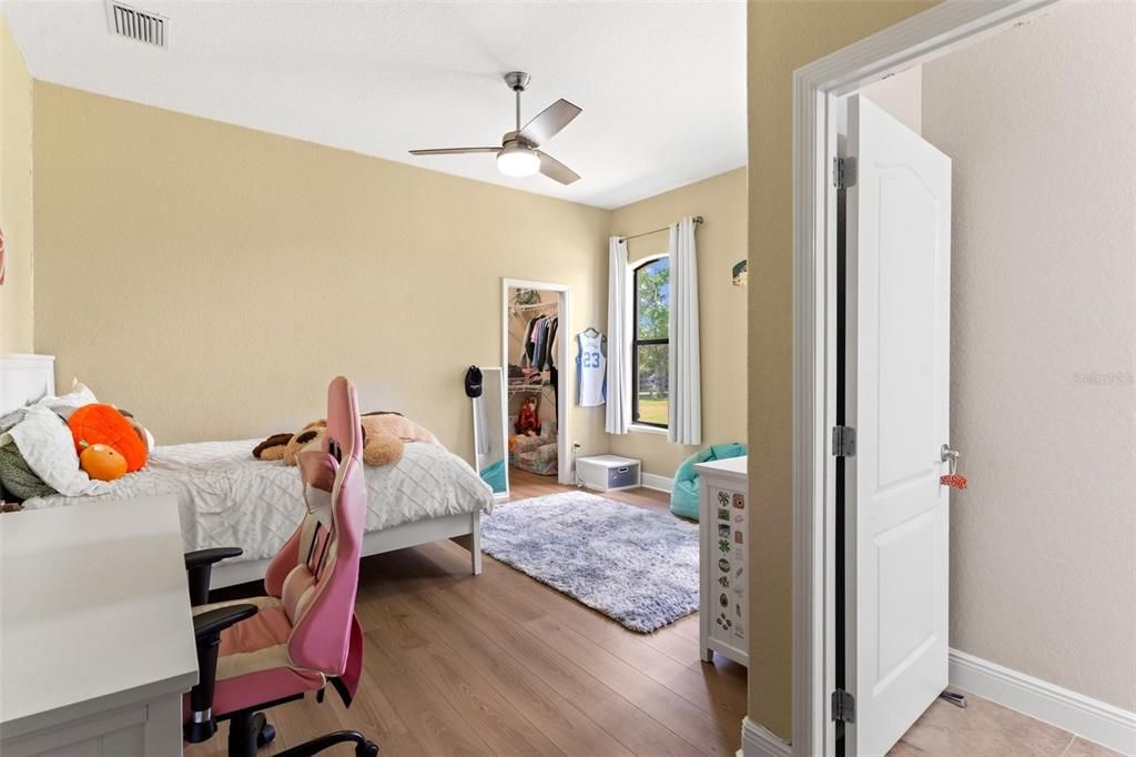For Sale: $1,150,000 (4 beds, 4 baths, 4389 Square Feet)