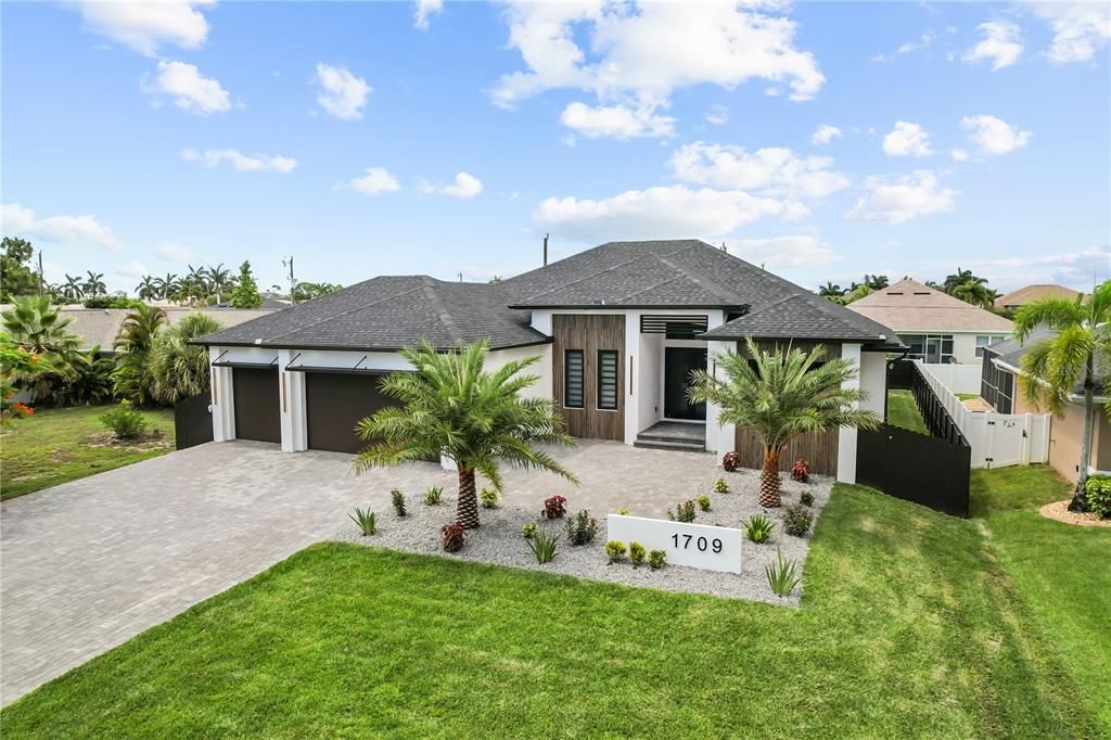 For Sale: $749,900 (4 beds, 3 baths, 2002 Square Feet)