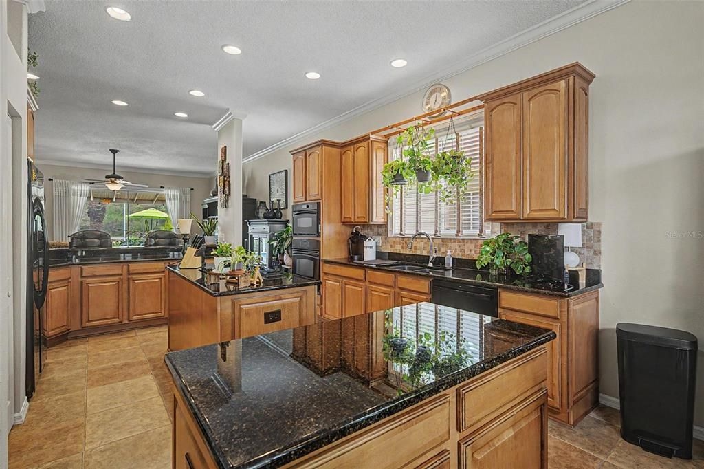 For Sale: $469,000 (3 beds, 2 baths, 1648 Square Feet)