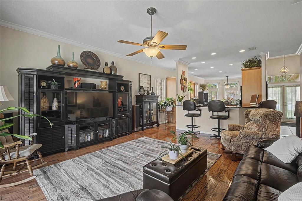 For Sale: $469,000 (3 beds, 2 baths, 1648 Square Feet)