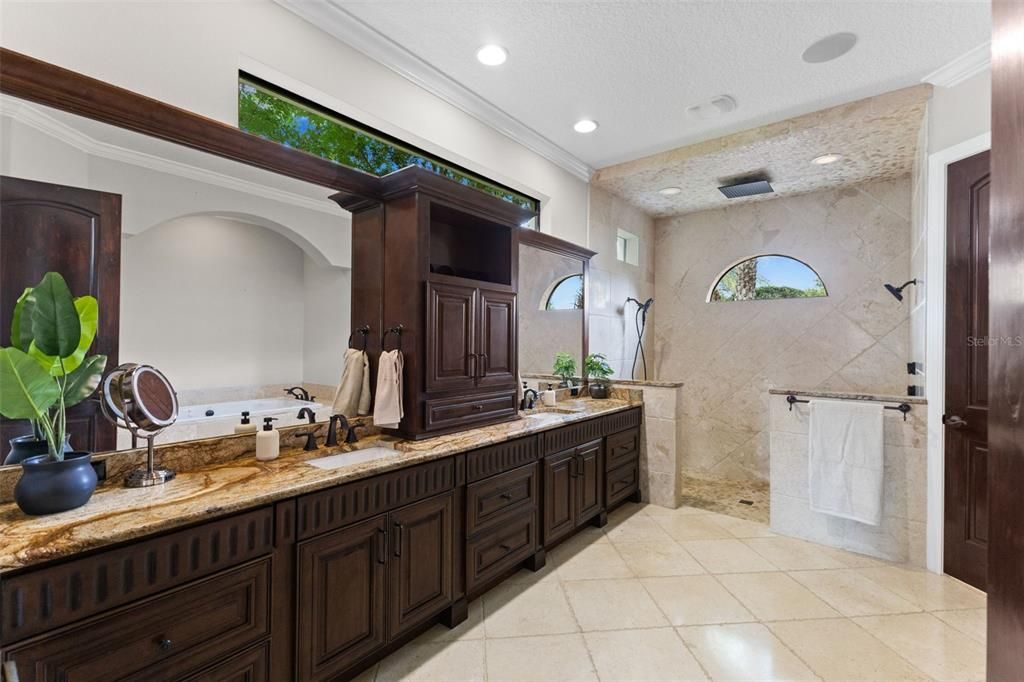 For Sale: $2,350,000 (6 beds, 4 baths, 4978 Square Feet)